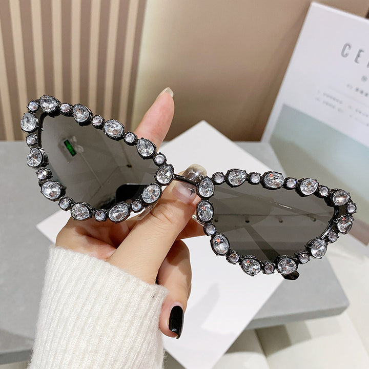 Dame Glamourøs Cat-Eye Solbrille med glitrende Strassdetaljer Skanto