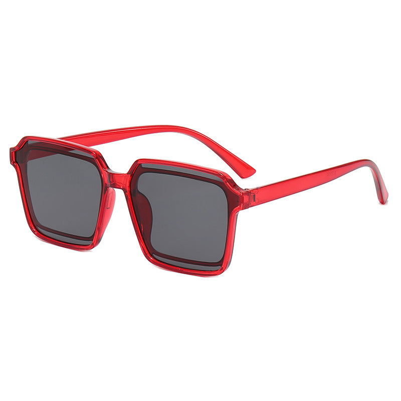 Dame elegant firkantet solbrille med robust ramme Skanto