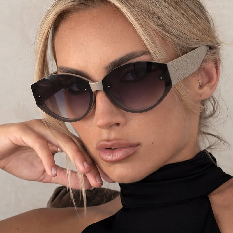 Damer ekstravagante Cat-Eye solbriller med strukturert ramme Skanto