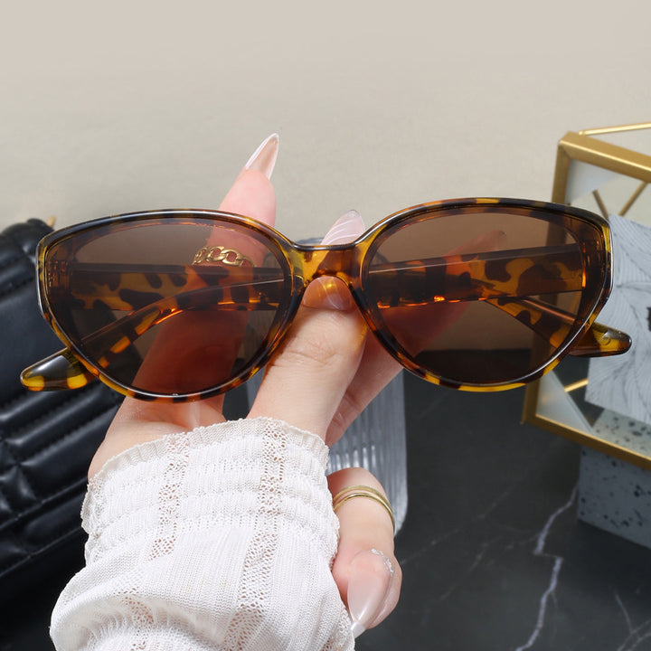 Dame Cat-Eye solbriller med moderne design Skanto