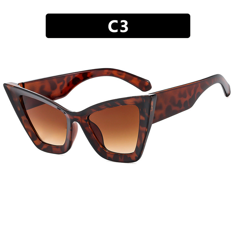 Dame trendy Cat-Eye solbriller med robust design og UV-beskyttelse Skanto