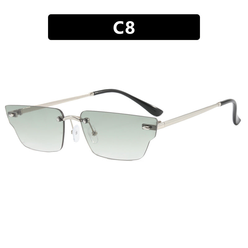 Dame geometrisk solbrille med filigranramme og transparente glass Skanto
