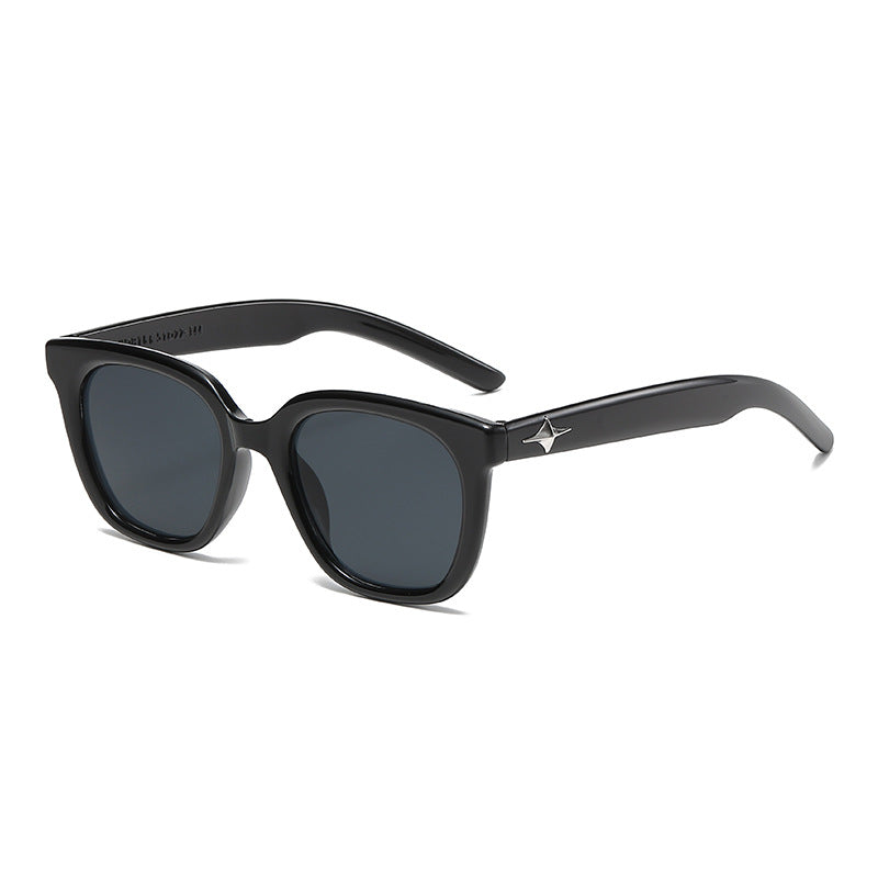 Dame moderne firkantet solbrille med stilfull ramme Skanto