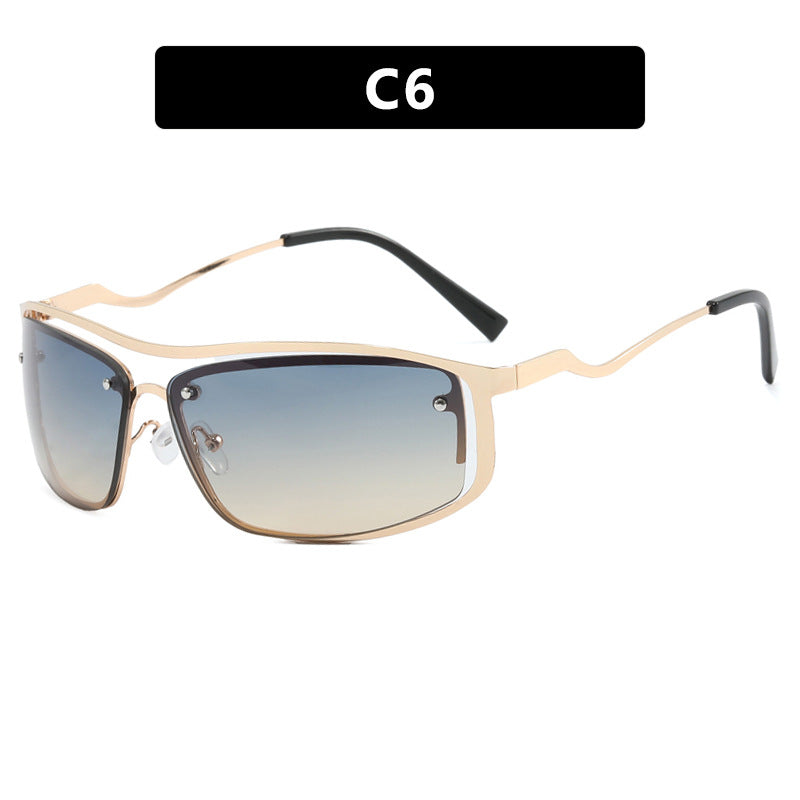 Damer futuristisk solbrille med elegant metallramme og høye transparente glass Skanto
