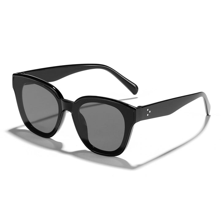 Dame moteriktig solbrille med bred ramme og myke linser Skanto
