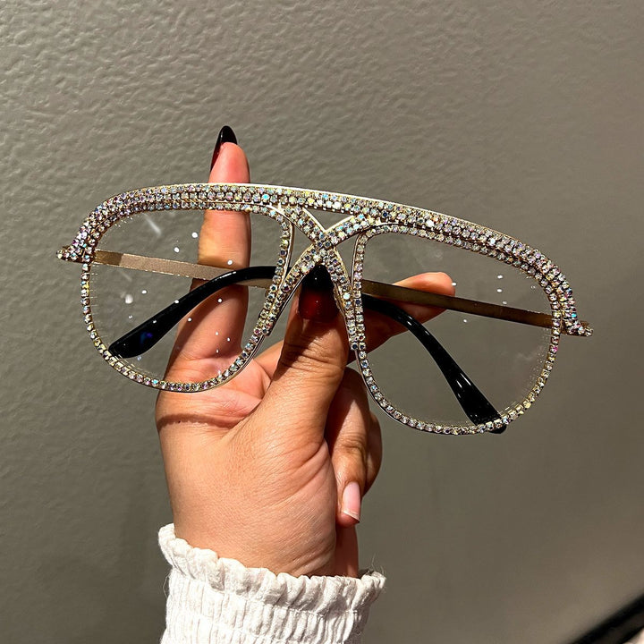 Dame Glamorøs oversized solbrille med glitrende krystallramme Skanto