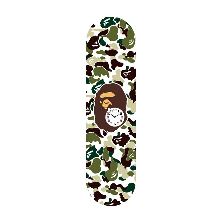 Grafisk skateboarddekk med tilpasset design Skanto