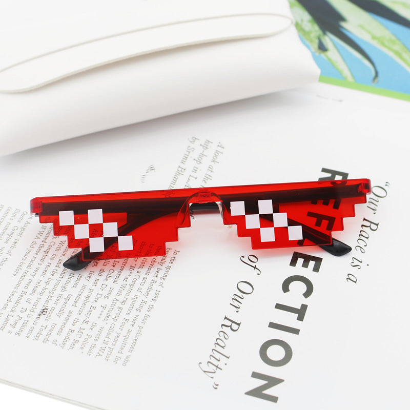 Dame kreativ solbrille i moderne stilelement Skanto
