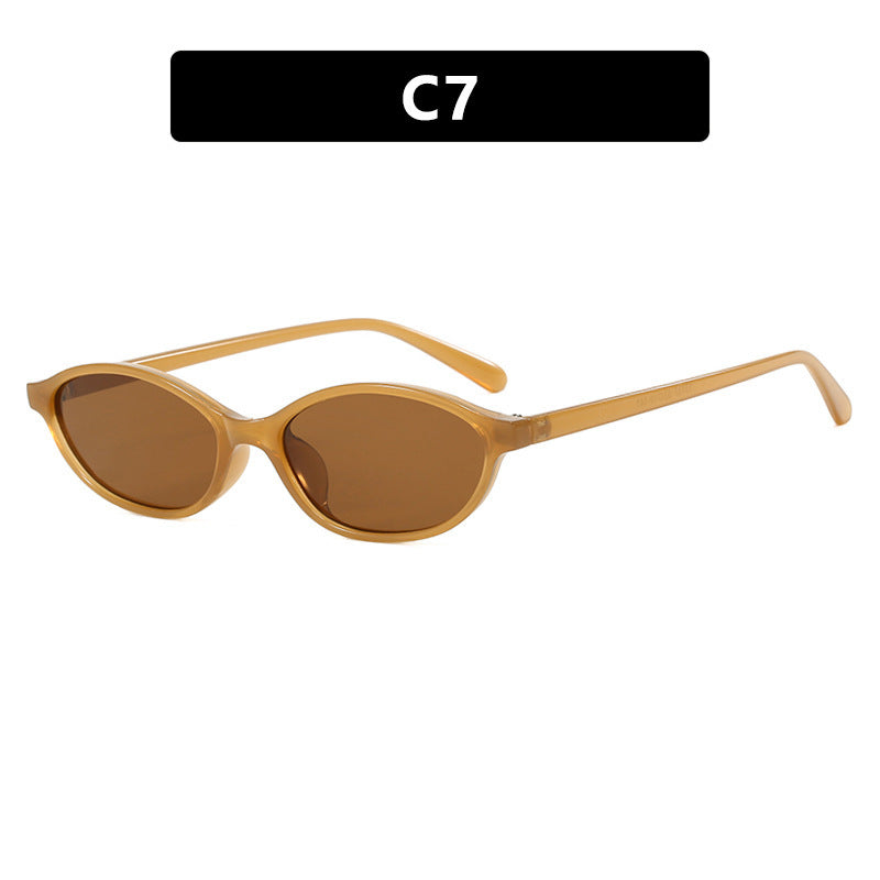 Dame moteriktig solbrille i elegant retro-design Skanto