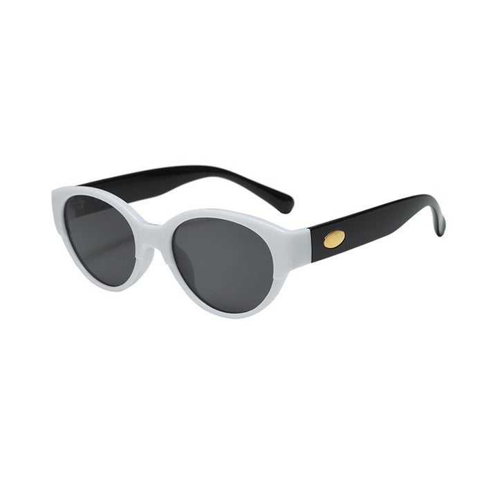 Dame moteriktig retro solbrille i moderne stil Skanto