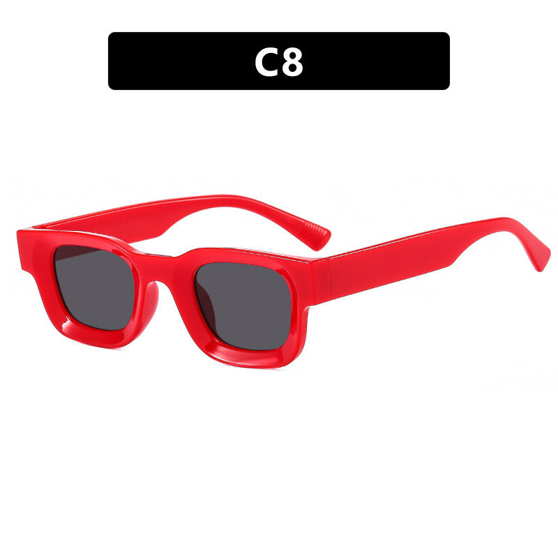 Dame moteriktig solbrille i elegant, kantet design Skanto