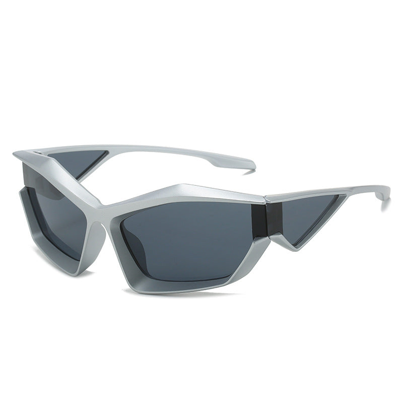 Dame sporty performance solbriller med moderne geometrisk ramme Skanto