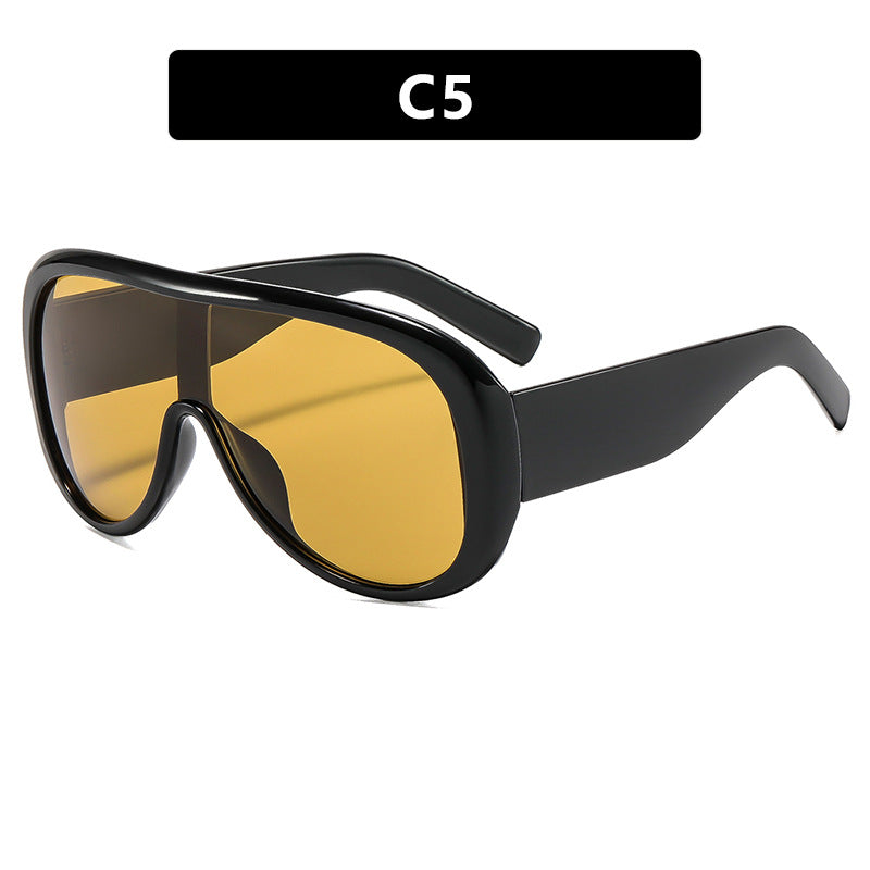 Dame oversized sports solbrille i retro-inspirert design Skanto