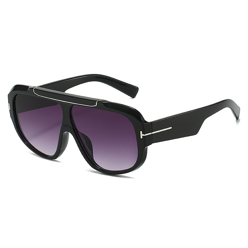 Dame sporty solbriller med stilfullt fullrammedesign Skanto