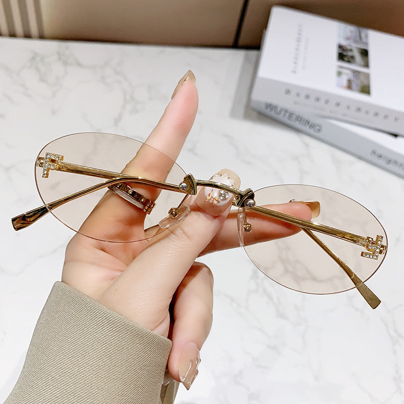 Dame Modische solbrille med innovativt design og komfortabel ramme Skanto