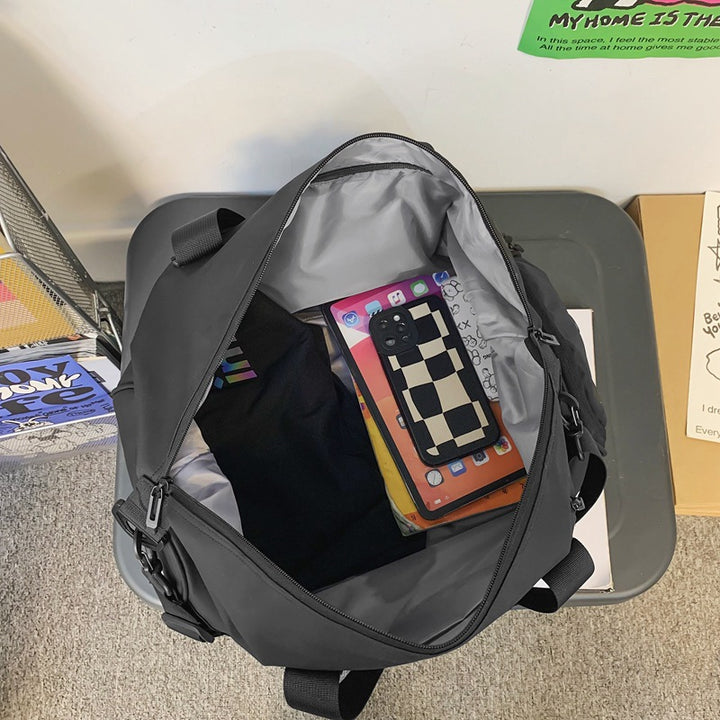 Sporty travel bag in modern design Skanto