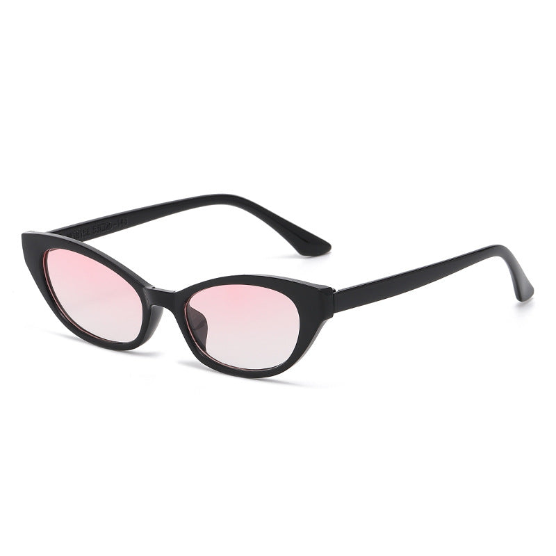 Dame cat-eye solbriller med moderne design og UV-beskyttelse Skanto