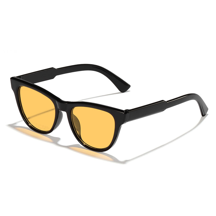 Damer moteriktige solbriller i elegant transparent design Skanto