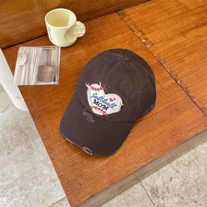 Kvinnens slitte hjertebroderte baseball caps Skanto