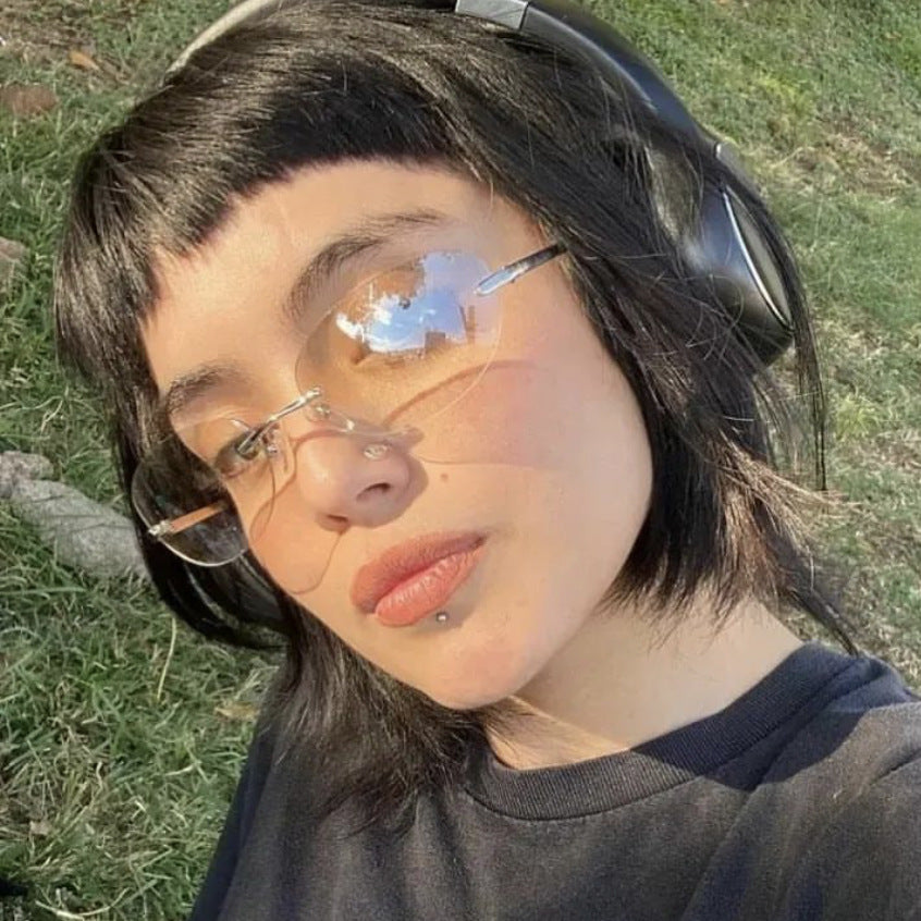 Dame modische Cat-Eye solbriller med smal metallramme og polarisert glass Skanto