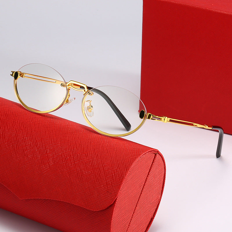 Dame moteriktig solbrille med filigran metallramme og stilleggende design Skanto