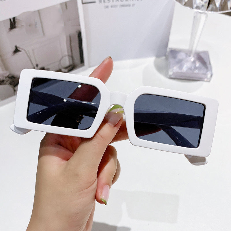 Dame trendy kvadratisk solbrille med polarisert glass Skanto