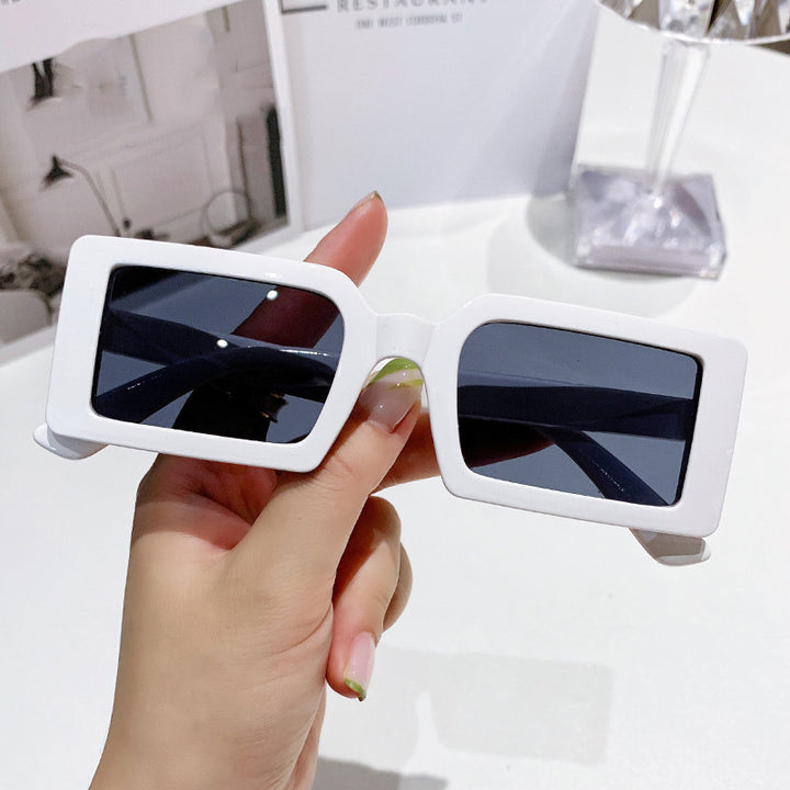 Dame trendy kvadratisk solbrille med polarisert glass Skanto