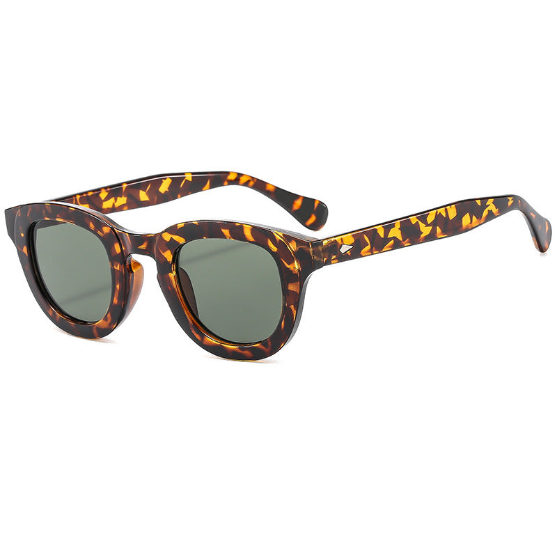 Dame solbrille med moteriktig cat-eye design og UV-beskyttelse Skanto