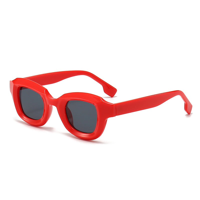 Damer Modisk solbrille i trendy design Skanto