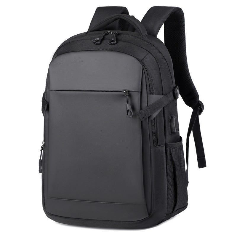 Elegant laptopryggsekk med allsidige rom og ergonomisk design Skanto