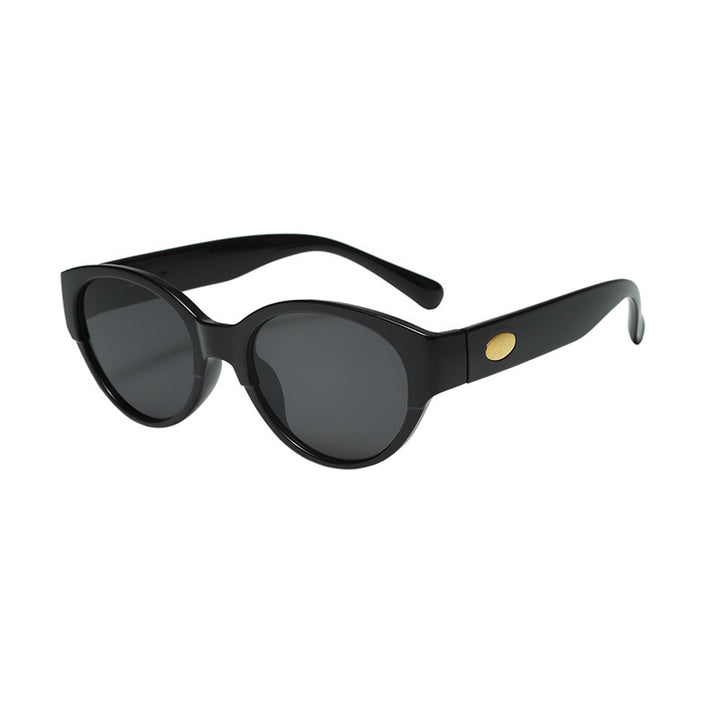 Dame moteriktig retro solbrille i moderne stil Skanto