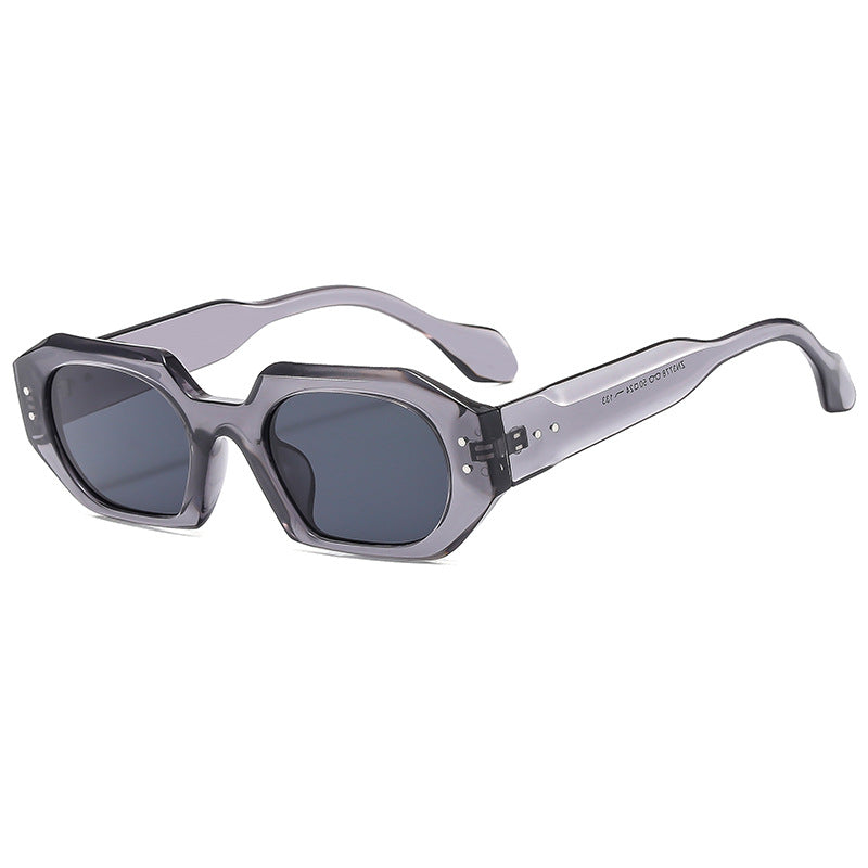 Dame moter solbrille i markant, åtte-sidet design Skanto