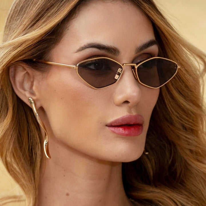 Dame geometrisk solbrille med fin metallramme og UV-beskyttelse Skanto
