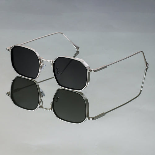 Dame moteriktig solbrille med stilfull, firkantet ramme og UV-beskyttelse Skanto