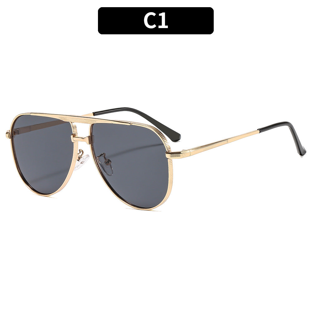 Dame modische Aviator-solbrille med elegant metallramme og UV400-beskyttelse Skanto