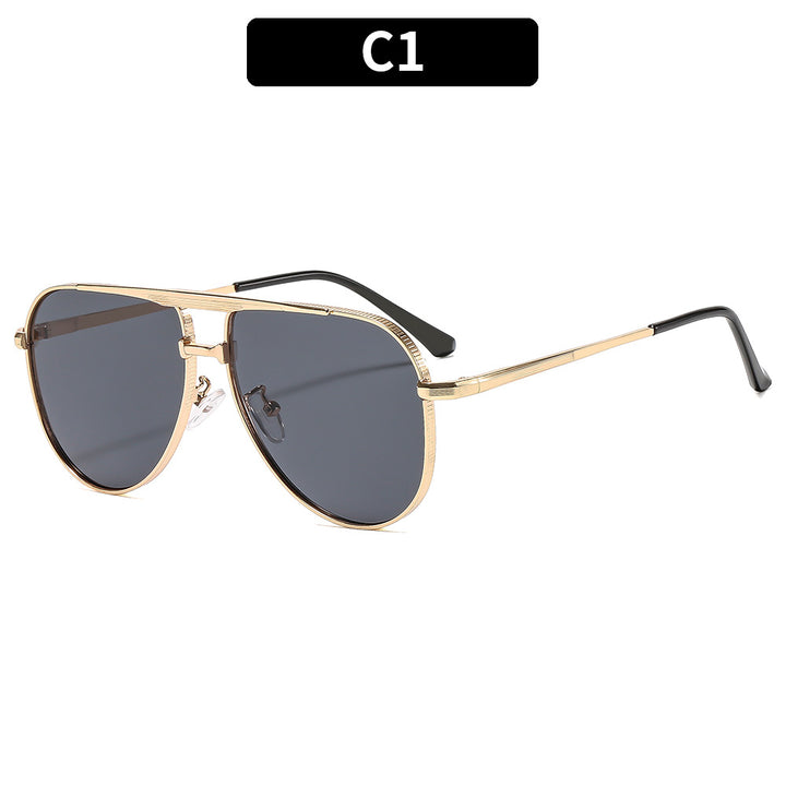 Dame solbrille i elegant pilotdesign Skanto