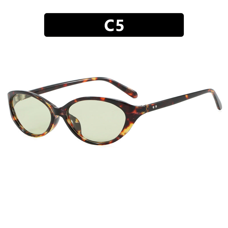 Dame Cat-Eye solbriller med stilig design og beskyttende UV-filter Skanto