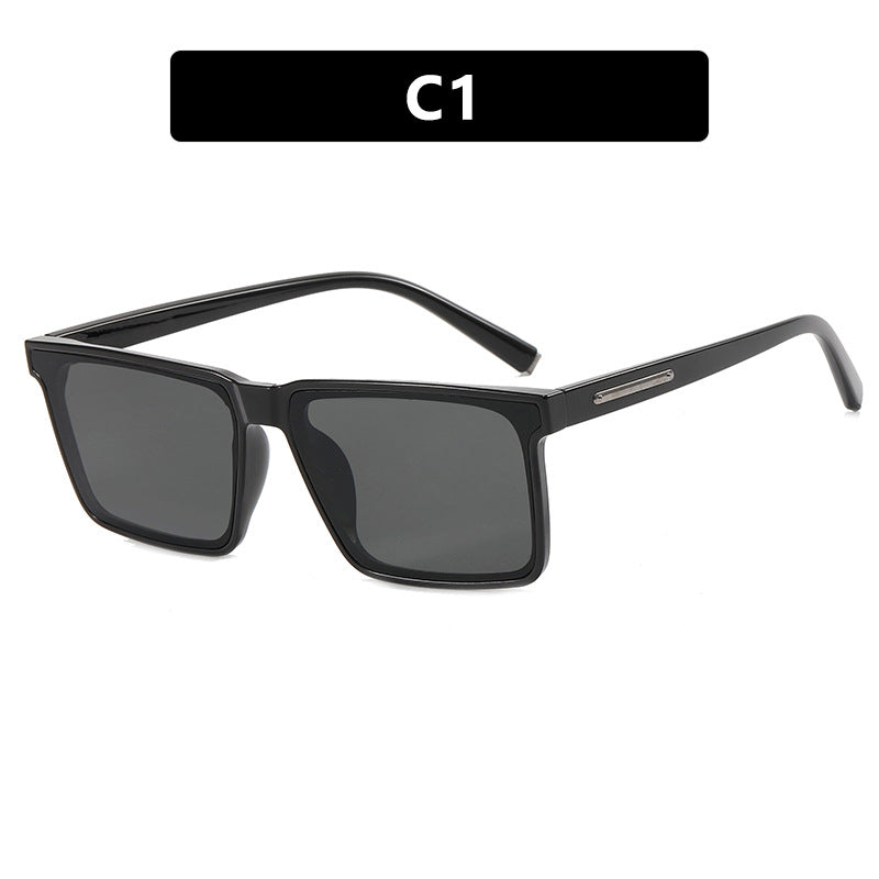 Dame kvadratisk solbrille med moderne, robust plastisk ramme Skanto