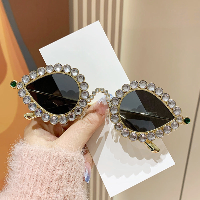 Dame Glamourøse solbriller med glitrende strass-detaljer Skanto