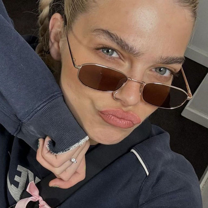 Dame geometrisk solbrille i minimalistisk design Skanto