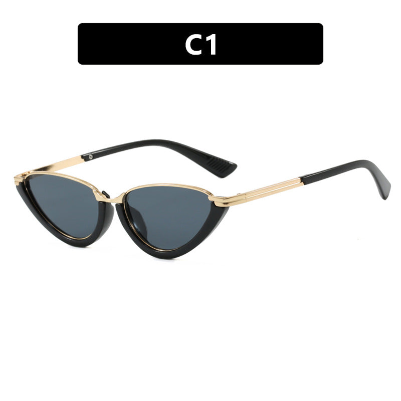 Dame futuristiske Cat-Eye solbriller med gyldne detaljer Skanto