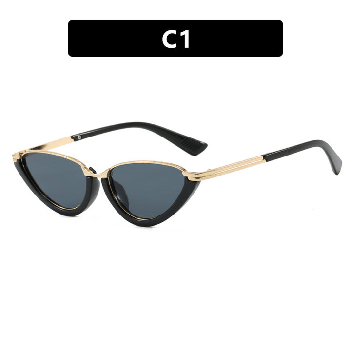 Dame futuristiske Cat-Eye solbriller med gyldne detaljer Skanto