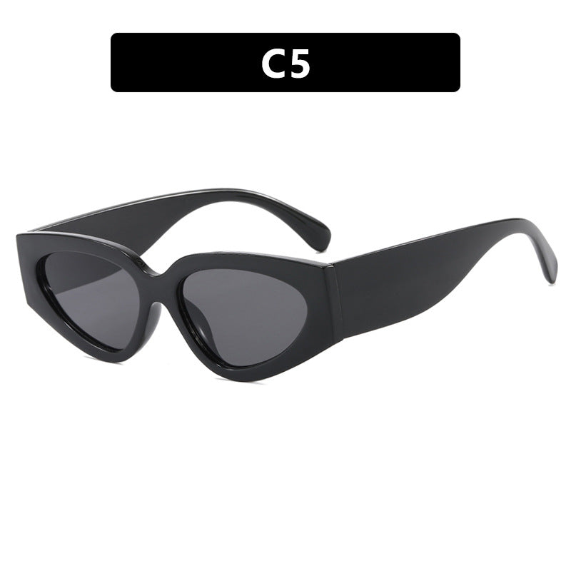 Dame Cat-Eye solbriller med ekstravagant design og beskyttende UV-filter Skanto