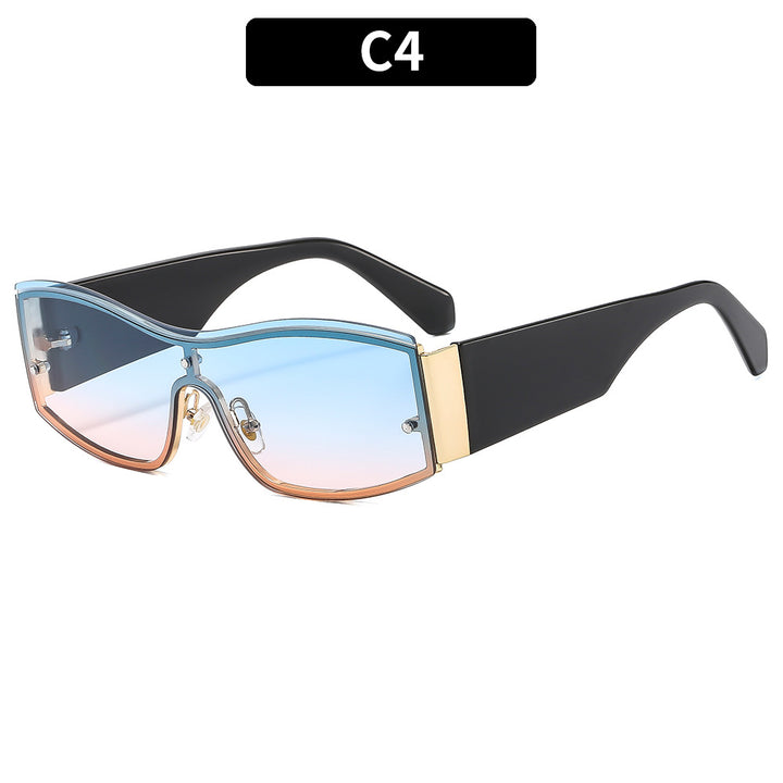 Dame moteriktig solbrille med markant ramme og høy UV-beskyttelse Skanto