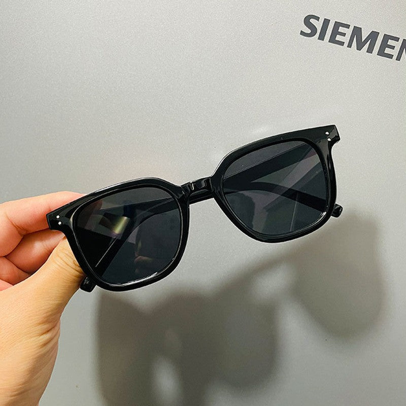 Damer Cat-Eye solbriller med moderne ramme og UV-beskyttelse Skanto