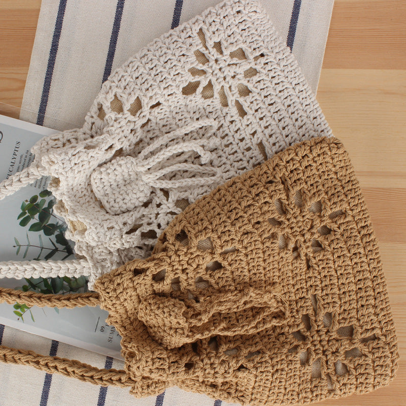 Hand-knotted shoulder bag with floral pattern Skanto