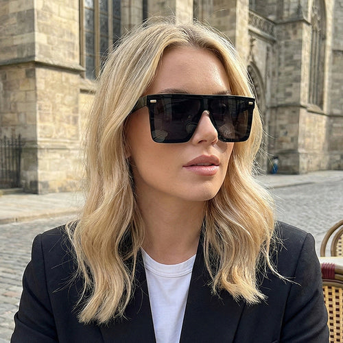 Dame Sporty Oversized Solbriller med moderne ramme Skanto