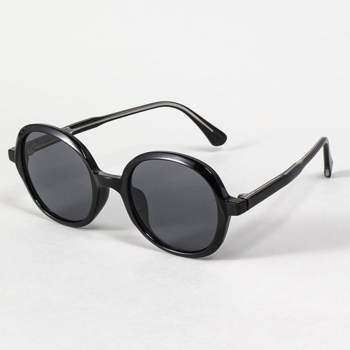 Dame moteriktig solbrille med robust og stilige rammer Skanto