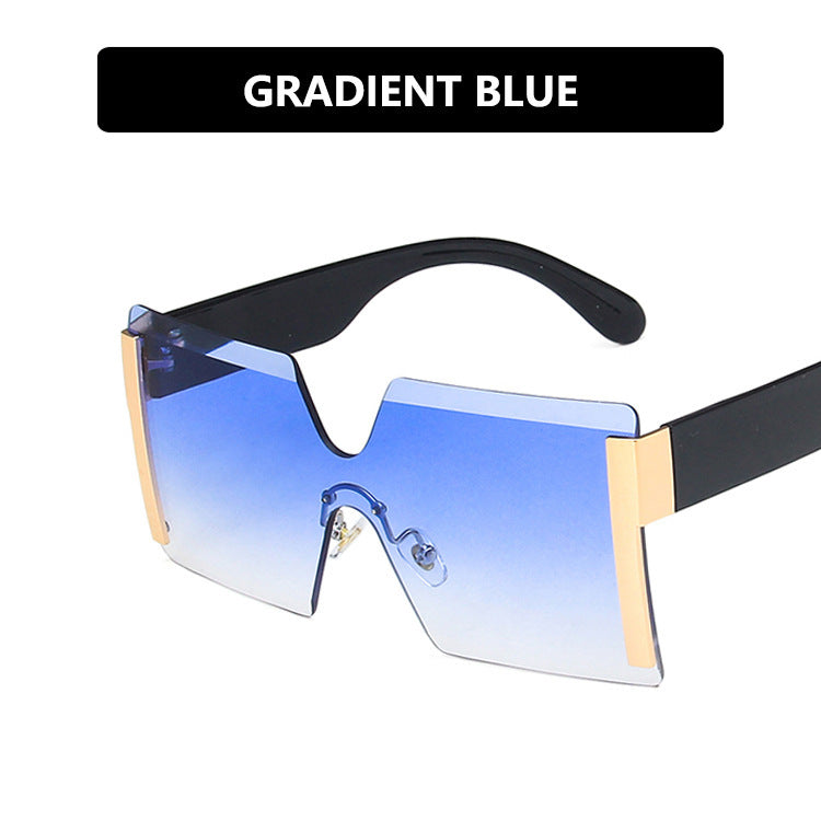 Dame futuristisk oversized solbrille med markant design Skanto