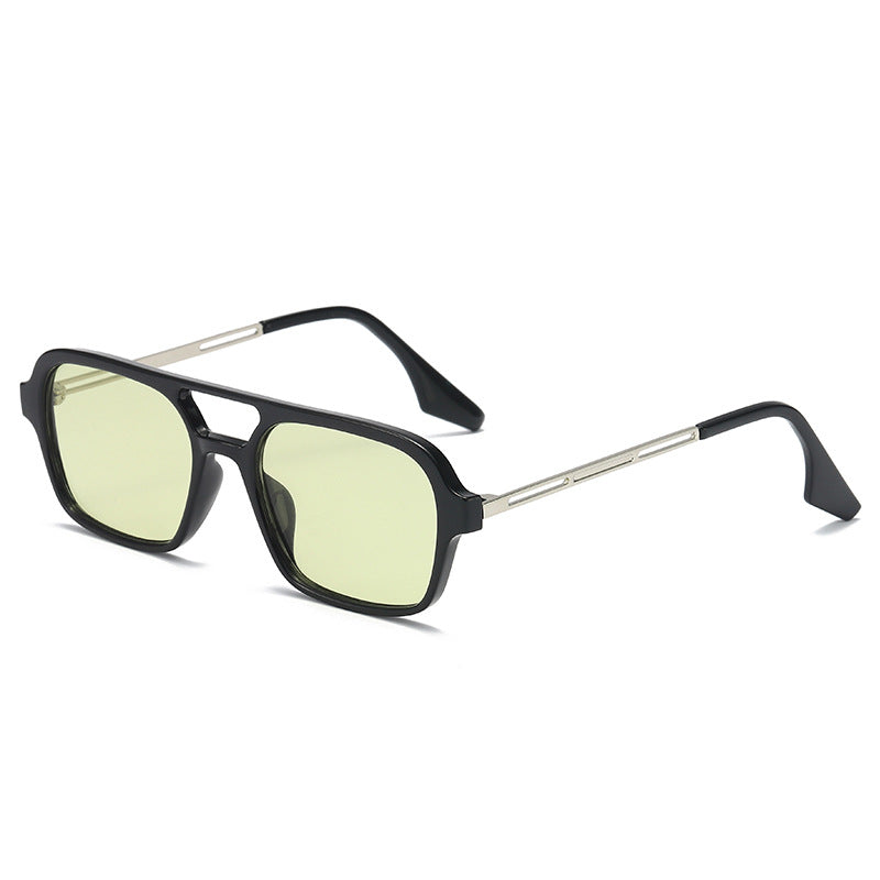 Dame trendy kvadratiske solbriller med transparent ramme og myke linser Skanto